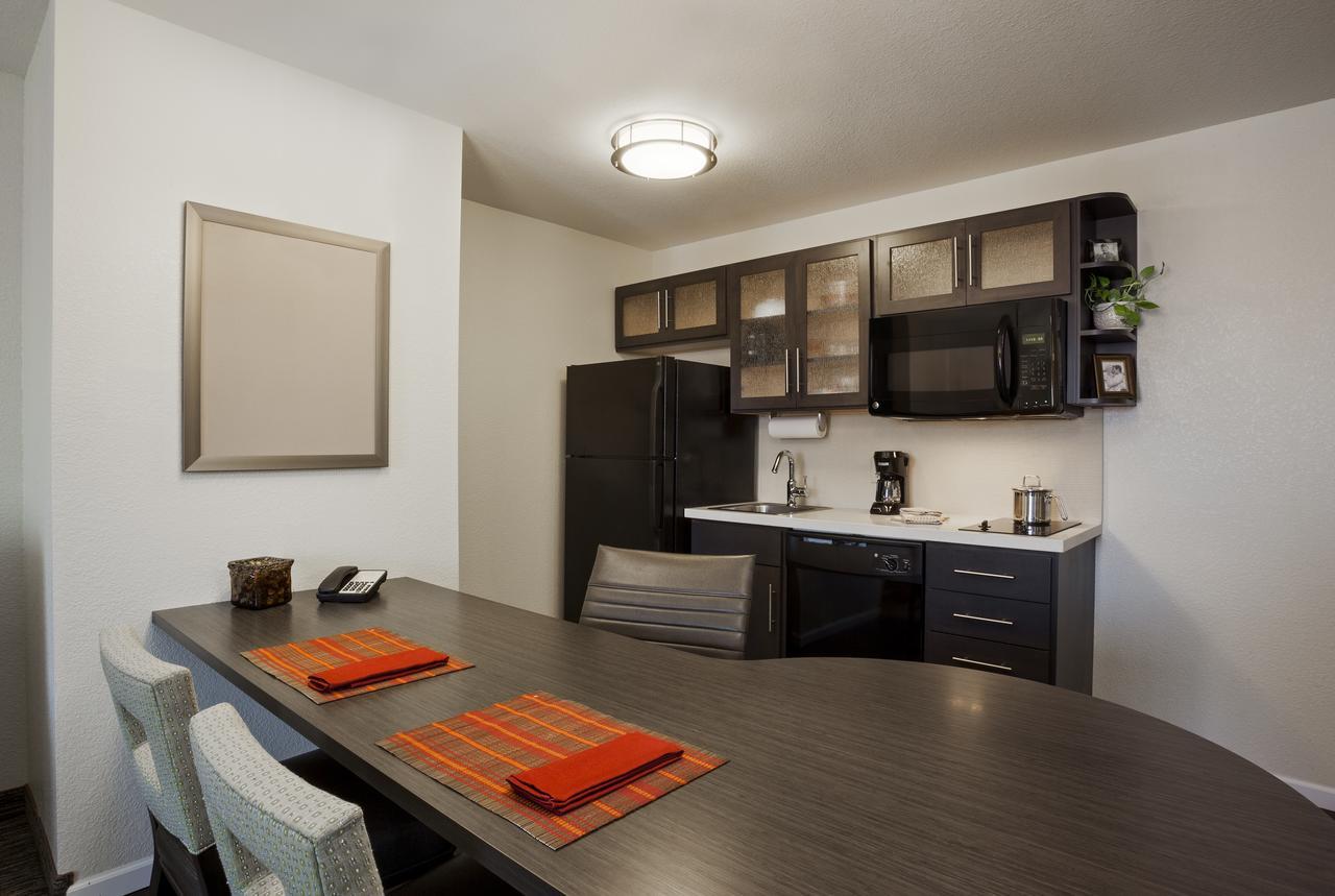 Candlewood - Lancaster West By Ihg 3*